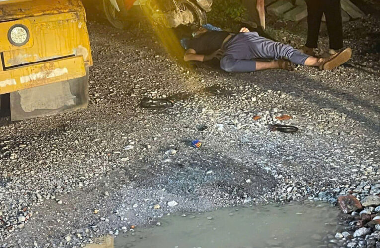 Ngay đường tàu gần ngã 4 Hồng Phong, Cao Lộc lúc này