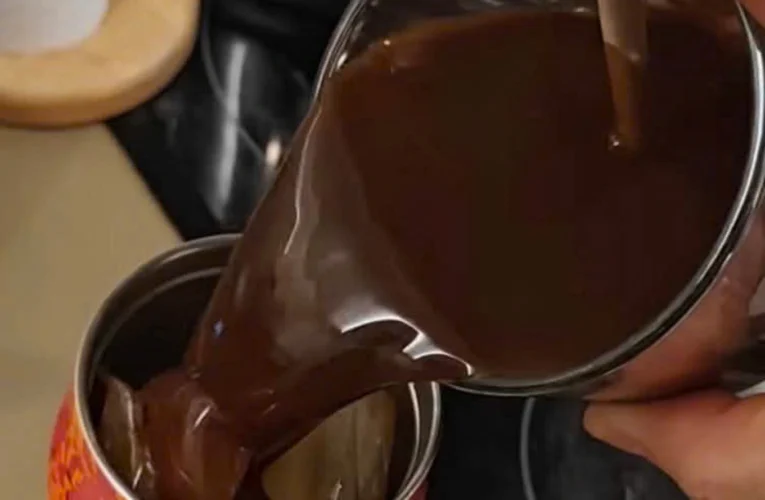 Tranh cãi việc lấy sữa sản phụ mới sinh pha cà phê uống: Bác sĩ lên tiếng