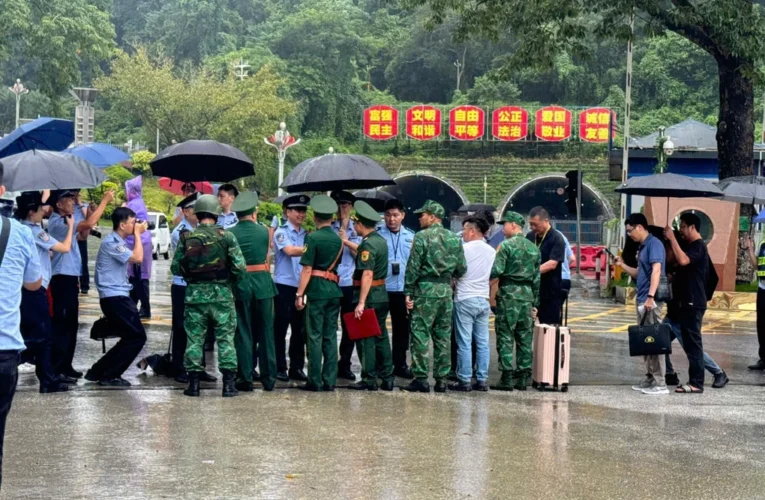 Bắt giữ 51 người Trung Quốc lập hang ổ luadao ở Hà Nội, Đà Nẵng