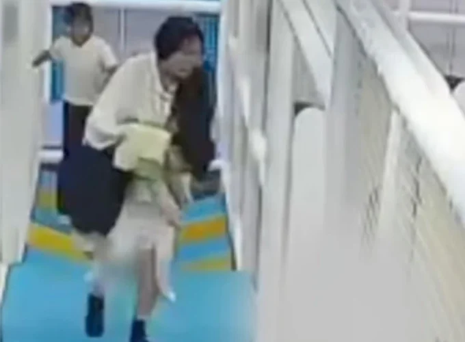 Bé trai 3 tuổi tuvong vì nghẹn hạt trân châu trong trà sữa